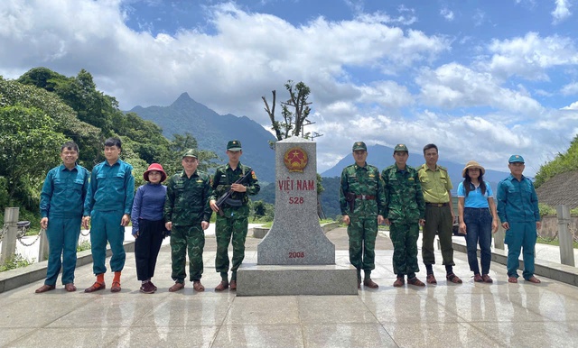 Những "cột mốc sống" trên dãy Trường Sơn- Ảnh 2.