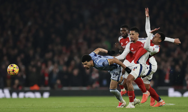 Thắng ngược Tottenham, Arsenal hâm nóng cuộc đua vô địch Anh- Ảnh 5.