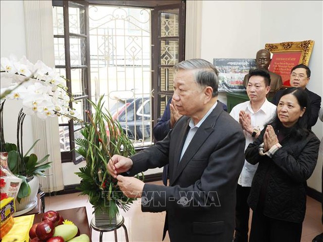 Tổng Bí thư Tô Lâm thắp hương tưởng niệm các nguyên lãnh đạo Đảng, Nhà nước- Ảnh 3.