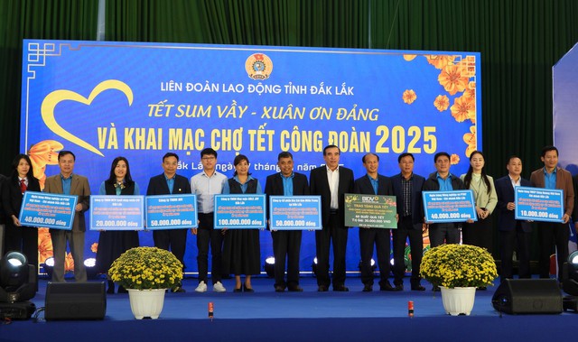 Khai mạc "Chợ Tết Công đoàn năm 2025"- Ảnh 2.