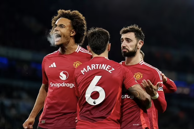 Adidas dọa cắt hợp đồng tài trợ áo đấu 900 triệu bảng với Man United- Ảnh 1.