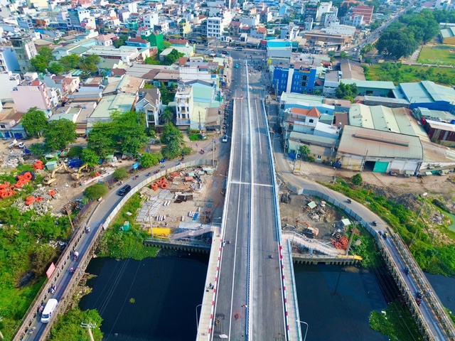 TP HCM hối hả đón Tết với hàng loạt dự án giao thông mới- Ảnh 1.