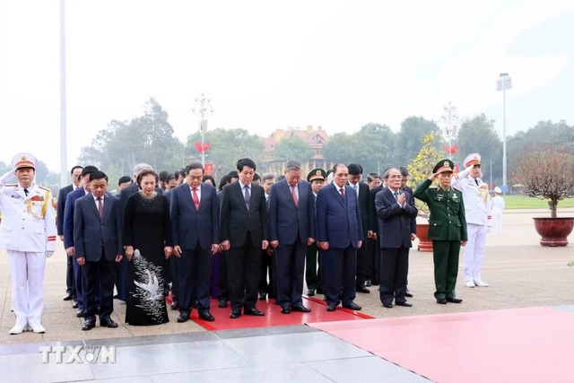 Lãnh đạo Đảng, Nhà nước vào Lăng viếng Chủ tịch Hồ Chí Minh- Ảnh 3.