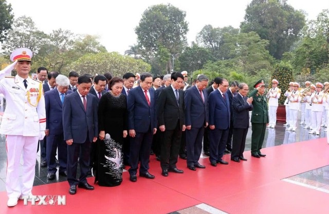 Lãnh đạo Đảng, Nhà nước vào Lăng viếng Chủ tịch Hồ Chí Minh- Ảnh 4.