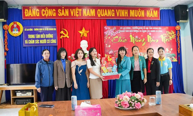 Công ty Yến sào Khánh Hòa mang Tết đến các đối tượng chính sách và người nghèo- Ảnh 6.