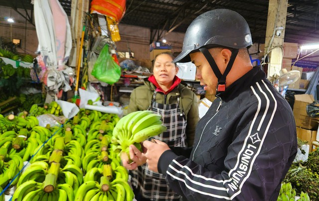 Giá chuối xanh bày mâm ngũ tăng phi mã- Ảnh 2.