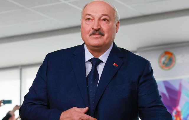 Tổng thống Alexander Lukashenko mong muốn Belarus có 10 tên lửa Oreshnik. Ảnh: Tass