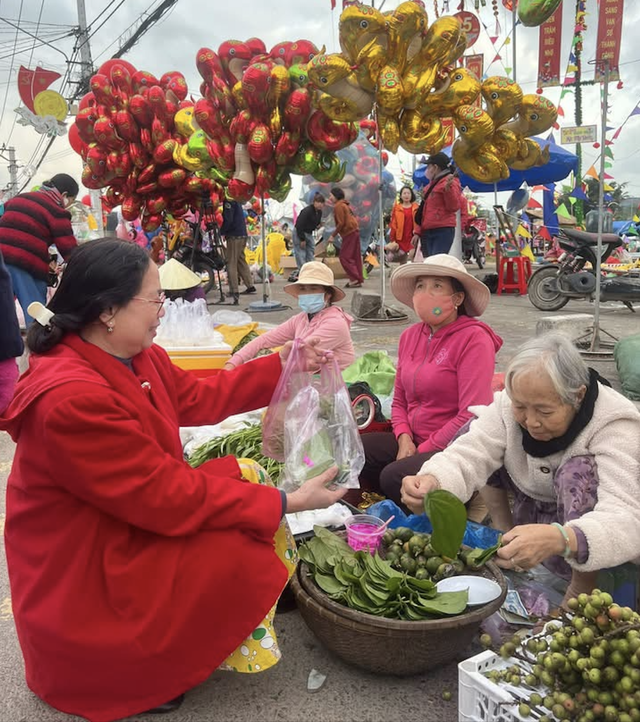 Phiên chợ không nói thách, trả giá, mỗi năm chỉ mở vào mùng 1 Tết- Ảnh 3.