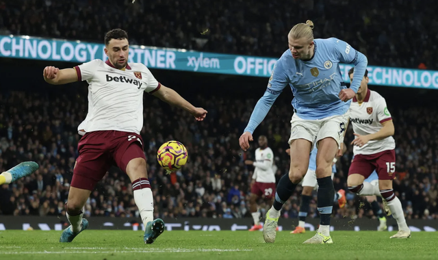 "Quái thú" tái xuất, Man City mở đại tiệc bàn thắng tại Etihad- Ảnh 3.