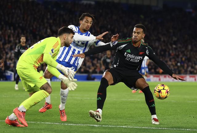 Hòa tệ hại Brighton, Arsenal hết hy vọng đua vô địch Ngoại hạng- Ảnh 1.