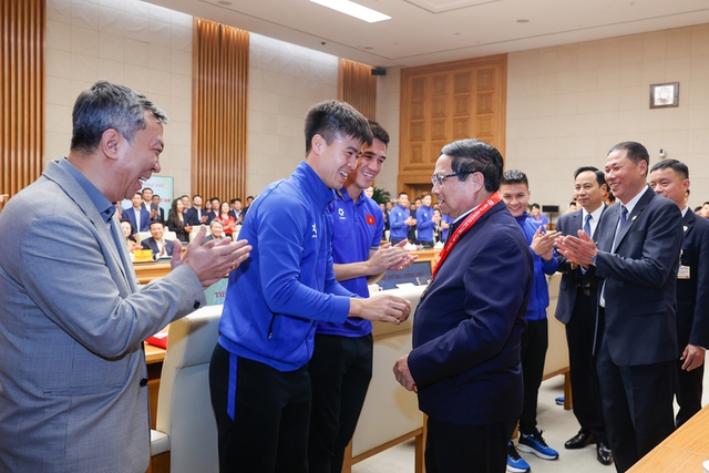 Thủ tướng gặp mặt chúc mừng đội tuyển Việt Nam vô địch ASEAN Cup 2024- Ảnh 1.