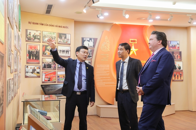 Đại sứ Marc Knapper: Chúng ta sẽ gieo trồng gì cho tương lai Việt - Mỹ?- Ảnh 10.
