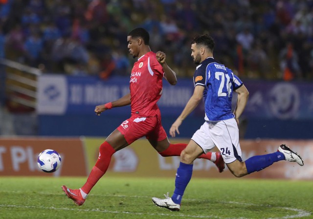 "Vua phá lưới" V-League quyết thắng đội bóng của Trung Quốc - Ảnh 2.
