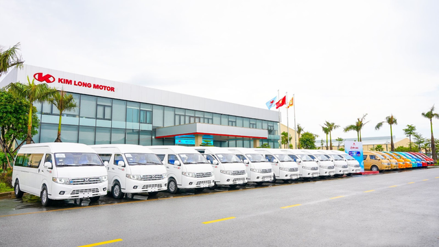Kim Long Motor bàn giao lô xe cho khách hàng chương trình “Đầu tư KIMLONG 99 - nhận ngay KIMLONG X9” - Ảnh 2.