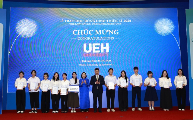 Học bổng Đinh Thiện Lý: 20 năm đồng hành cùng học sinh, sinh viên - Ảnh 3.