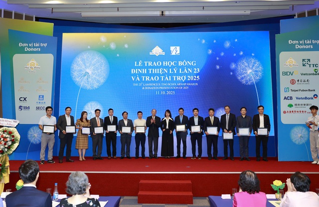 Học bổng Đinh Thiện Lý: 20 năm đồng hành cùng học sinh, sinh viên - Ảnh 9.