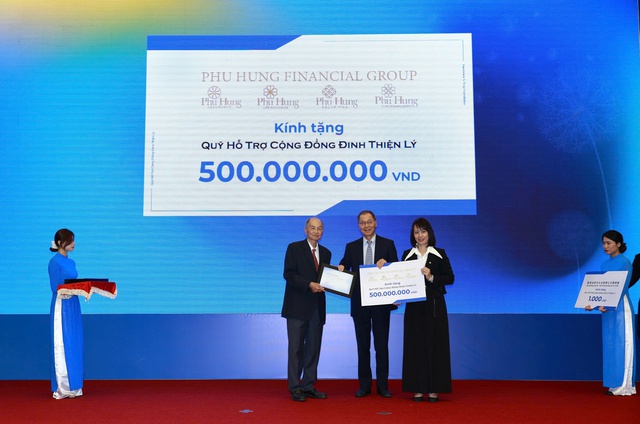 Học bổng Đinh Thiện Lý: 20 năm đồng hành cùng học sinh, sinh viên - Ảnh 8.