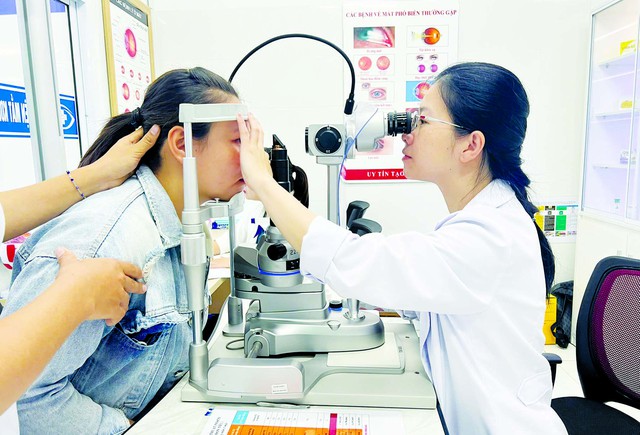 Bệnh viện Mắt Kon Tum: Mắt sáng, tâm an - Ảnh 3.
