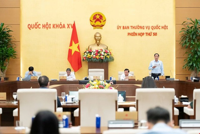 Lương cán bộ xã thấp dưới 10 triệu đồng cần cải thiện chế độ - Ảnh 1. Lương cán bộ xã thấp dưới 10 triệu đồng cần cải thiện chế độ - Ảnh 1.