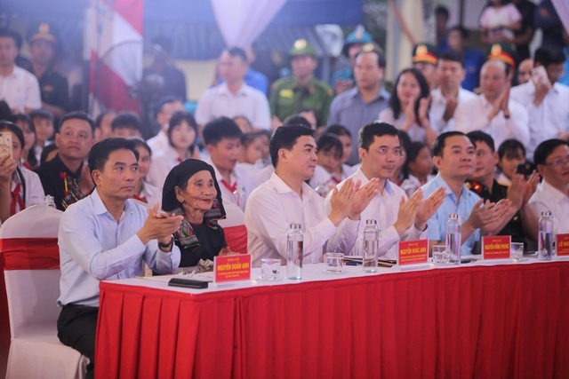 Thủ tướng Phạm Minh Chính khởi công xây dựng trường liên cấp bán trú tại Bát Mọt - Ảnh 4. Thủ tướng Phạm Minh Chính khởi công xây dựng trường liên cấp bán trú tại Bát Mọt - Ảnh 4.