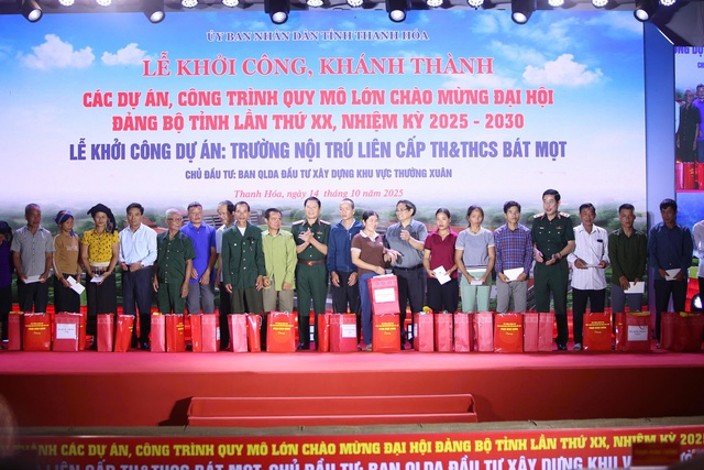 Thủ tướng Phạm Minh Chính khởi công xây dựng trường liên cấp bán trú tại Bát Mọt - Ảnh 6. Thủ tướng Phạm Minh Chính khởi công xây dựng trường liên cấp bán trú tại Bát Mọt - Ảnh 6.