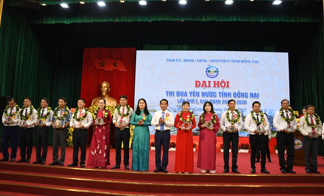 Tỉnh Đồng Nai tôn vinh điển hình tiên tiến trong phong trào Thi đua yêu nước - Ảnh 9. Tỉnh Đồng Nai tôn vinh điển hình tiên tiến trong phong trào Thi đua yêu nước - Ảnh 9.