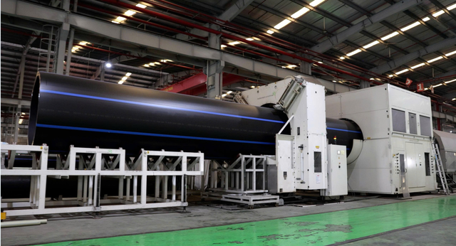 Từ gian khó đến vị thế tỉ USD trong nền công nghiệp quốc gia - Ảnh 2.