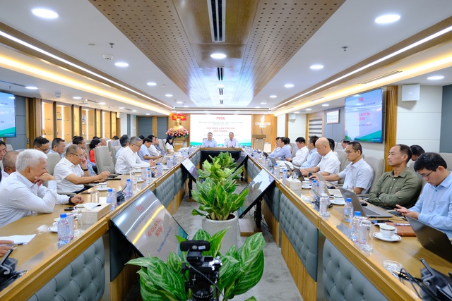 PVOIL tiến gần đến cột mốc doanh thu năm 2025 - Ảnh 2.