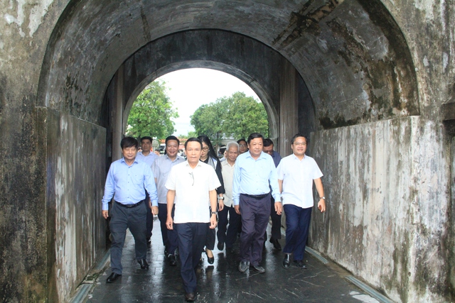 Đoàn công tác Hội Nhà báo Việt Nam tri ân các anh hùng liệt sĩ Thành cổ Quảng Trị - Ảnh 1. Đoàn công tác Hội Nhà báo Việt Nam tri ân các anh hùng liệt sĩ Thành cổ Quảng Trị - Ảnh 1.
