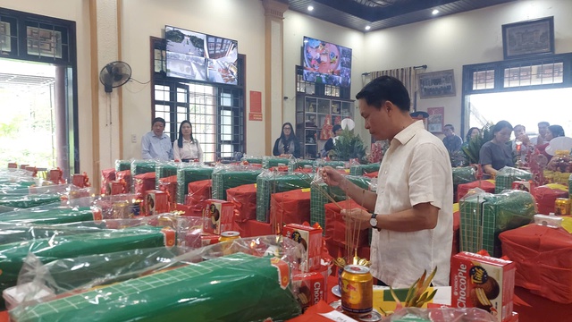Đoàn công tác Hội Nhà báo Việt Nam tri ân các anh hùng liệt sĩ Thành cổ Quảng Trị - Ảnh 10. Đoàn công tác Hội Nhà báo Việt Nam tri ân các anh hùng liệt sĩ Thành cổ Quảng Trị - Ảnh 10.