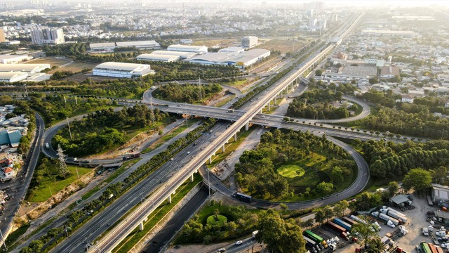 Dự án mở rộng xa lộ Hà Nội và loạt hạ tầng hoàn thành năm 2027 - Ảnh 2.
