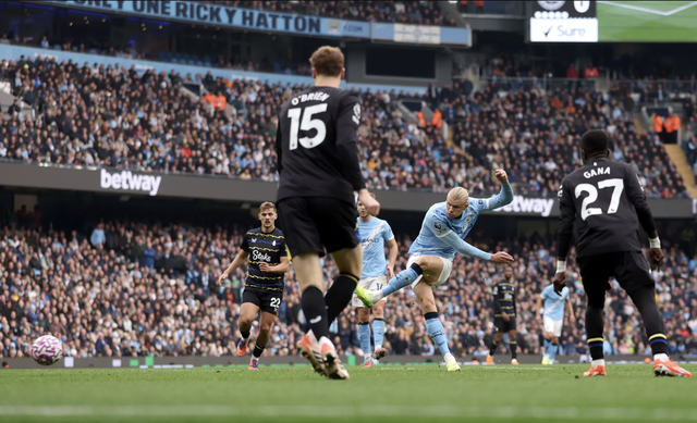 Haaland lập cú đúp, Man City nhẹ nhàng lên đầu bảng Premier League - Ảnh 3.
