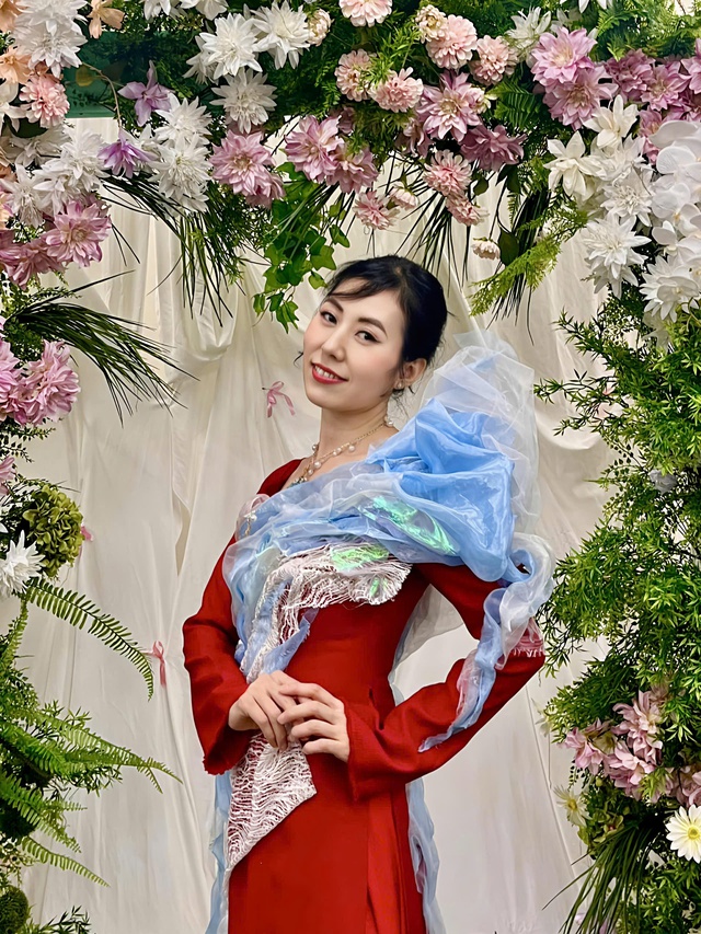 NTK Lê Minh Phú- TS Quỳnh Paris: Hai thế hệ, một tình yêu thời trang - Ảnh 2.