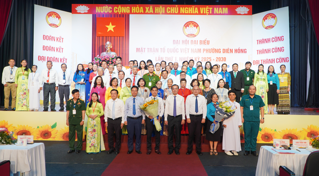 Bí thư Đảng ủy phường Diên Hồng yêu cầu họp ít, làm nhiều; ít thủ tục, nhiều nụ cười - Ảnh 4.