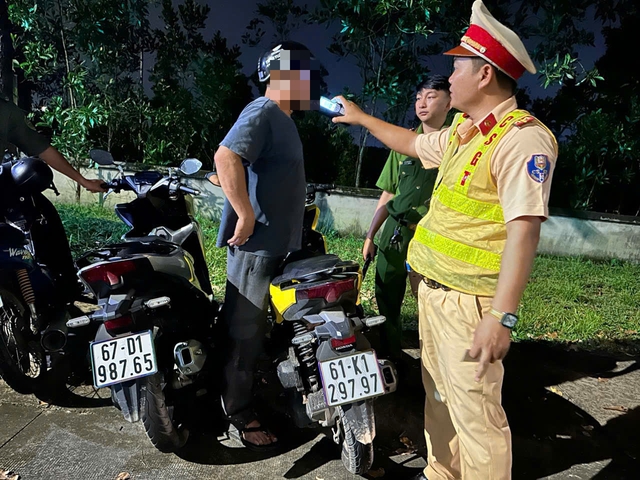 10 ngày ra quân, Công an TP HCM xử phạt hơn 5.000 "ma men", không có vùng cấm, không có ngoại lệ - Ảnh 1.