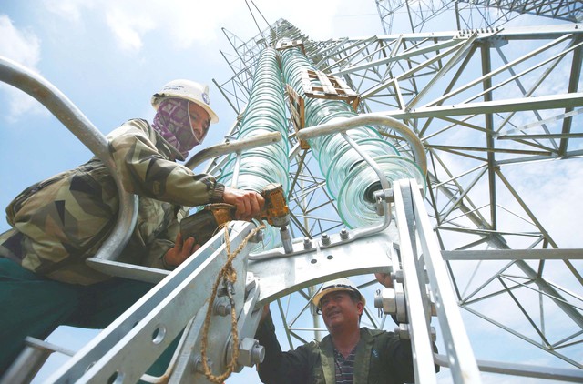 Vượt gian nan, EVN lập thêm kỳ tích - Ảnh 1.