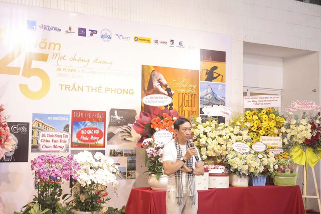 Trần Thế Phong tạo dấu ấn tại triển lãm ảnh "25 năm một chặng đường" - Ảnh 6.