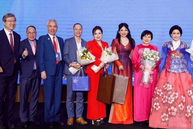 Doanh nhân Nguyễn Thụy Lê Thùy chia sẻ dự án chữa lành tại CICON 2025 - Ảnh 4.