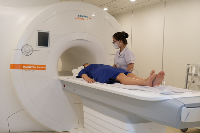 Bằng MRI, Thiện Nhân Hospital phát hiện ung thư buồng trứng ở phụ nữ chưa từng sinh con - Ảnh 4.