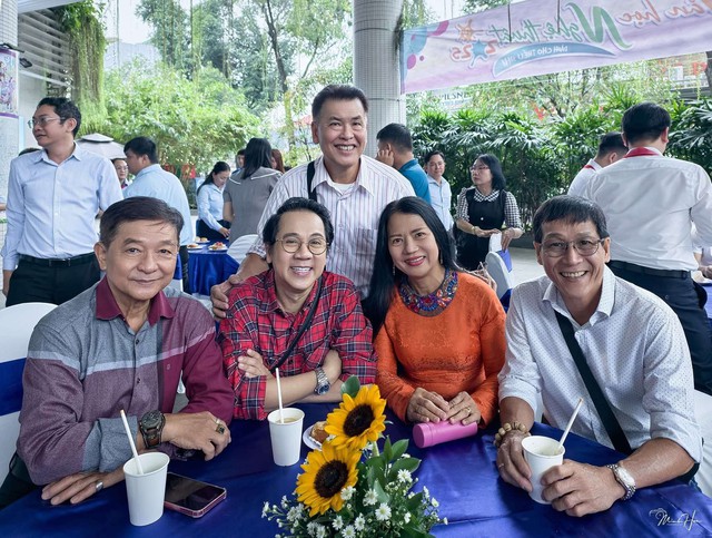 Thành Lộc, Hữu Nghĩa xúc động tại Nhà Thiếu nhi Thành phố - Ảnh 2.