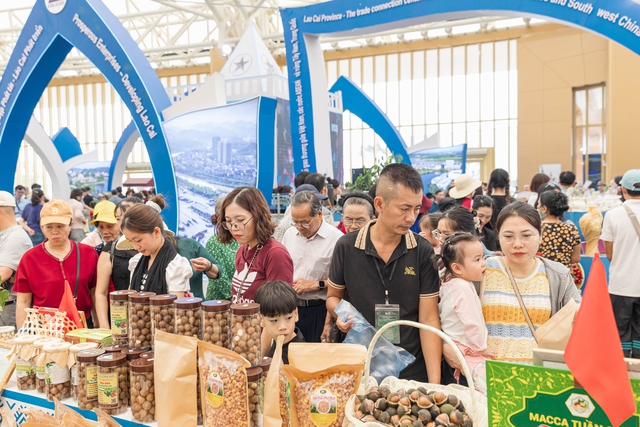 Hội chợ Mùa Thu lần thứ Nhất - 2025: Không gian sống động, trải nghiệm bất tận mỗi ngày ở VEC - Ảnh 6.