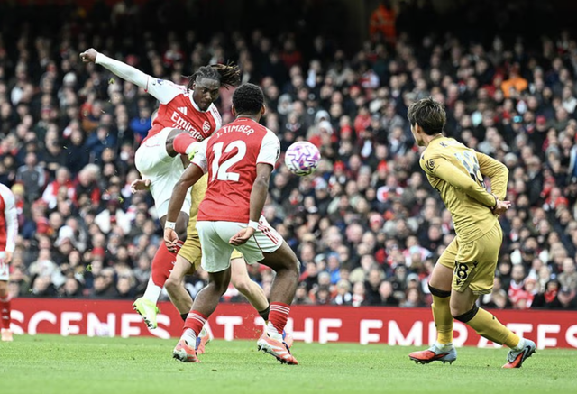 Eze gieo sầu "cố nhân" Palace, Arsenal độc chiếm đỉnh bảng Ngoại hạng - Ảnh 1.