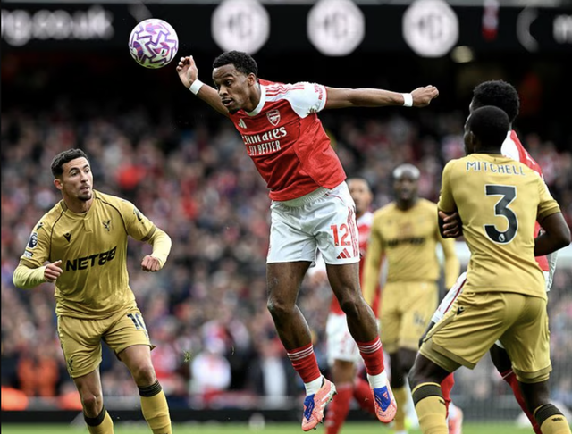 Eze gieo sầu "cố nhân" Palace, Arsenal độc chiếm đỉnh bảng Ngoại hạng - Ảnh 6.