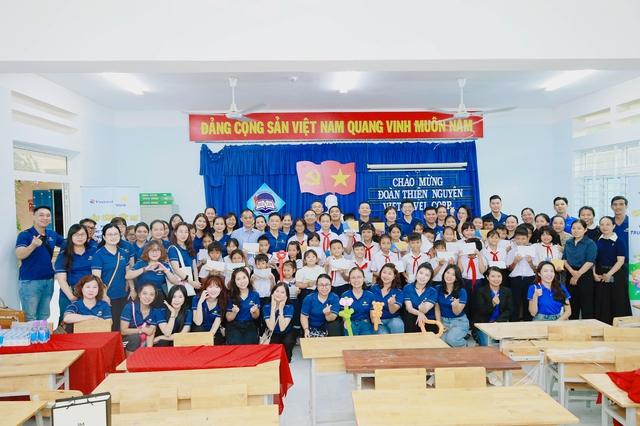 WorldTrans - Doanh nghiệp vì cộng đồng: Chắp cánh ước mơ, cùng em đến trường - Ảnh 1.