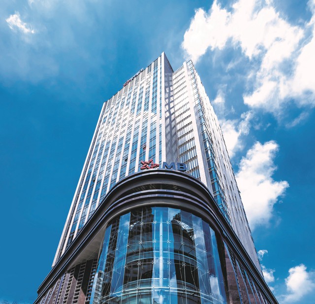 MB đạt lợi nhuận hơn 23.000 tỉ đồng sau 9 tháng, giữ vững vị thế top đầu ngành ngân hàng - Ảnh 1.