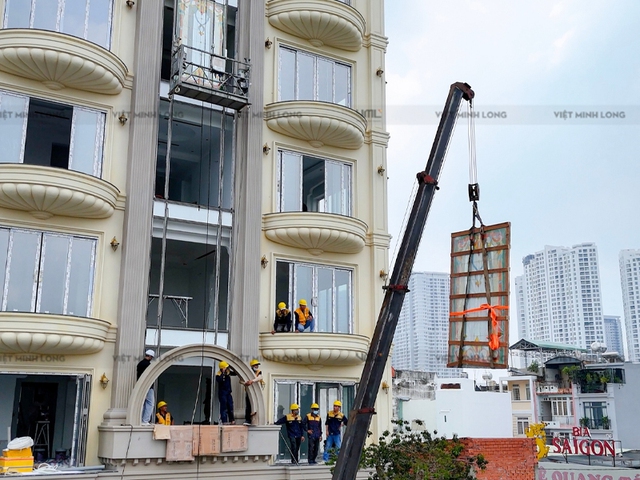4+ Mẫu cửa nhôm kính đẹp xu hướng mới nhất năm 2025 - Ảnh 3.