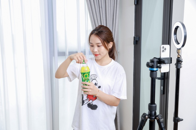 “Level up” năm nhất đại học: Làm thêm, trải nghiệm và giải nhiệt cuộc sống theo cách “Không Độ” - Ảnh 2. “Level up” năm nhất đại học: Làm thêm, trải nghiệm và giải nhiệt cuộc sống theo cách “Không Độ” - Ảnh 2.