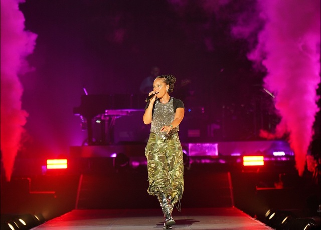 Alicia Keys - Khi ký ức, hiện tại và nghệ thuật giao nhau ở Hà Nội - Ảnh 3.