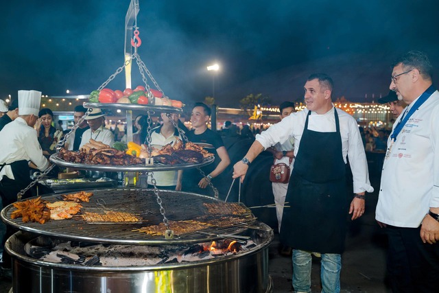 Hội chợ Mùa Thu lần Thứ nhất - 2025: “Cực phẩm” ẩm thực - "Đại tiệc ăn chơi" hot nhất thời điểm này - Ảnh 1.