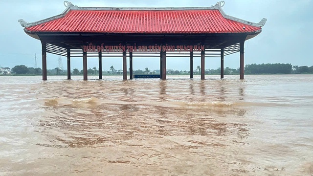 Tìm thấy thi thể người đàn ông mất tích trên sông Thạch Hãn - Ảnh 2.